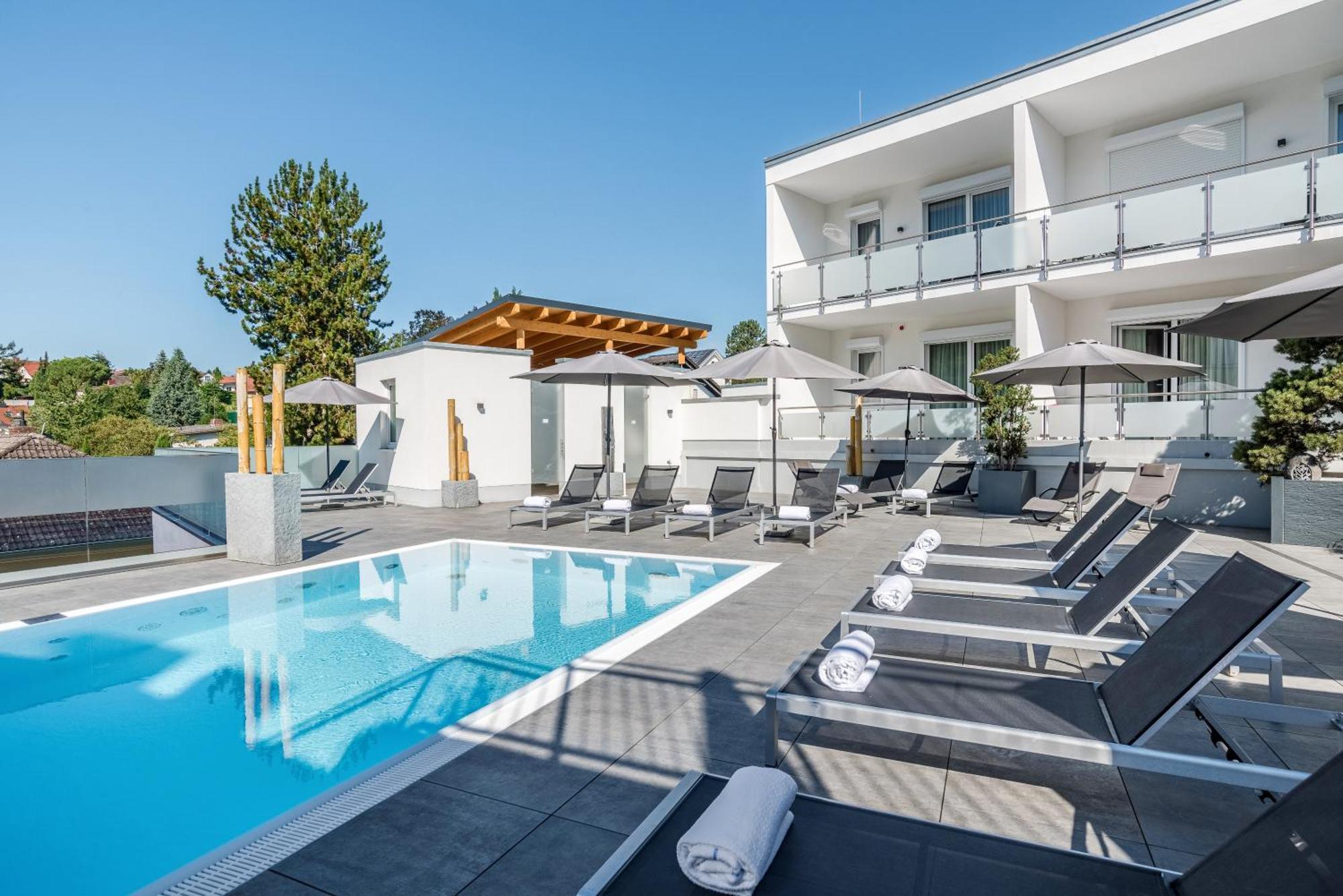 Wellness- Und Gartenhotel Heusser Bad Duerkheim Exterior photo